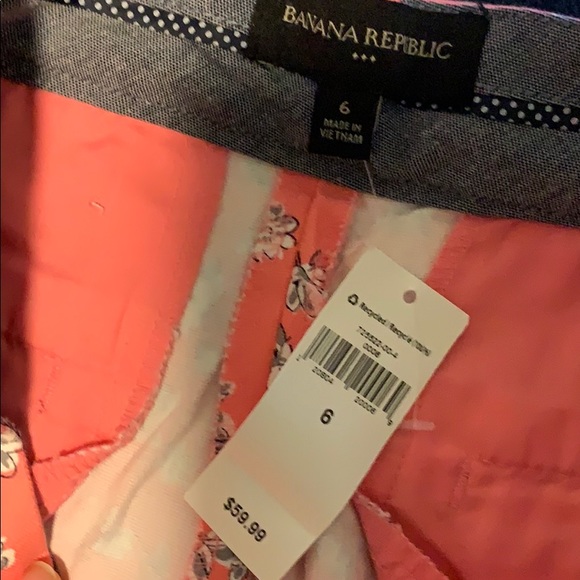 BANANA REPUBLIC SHORTS - Picture 2 of 3